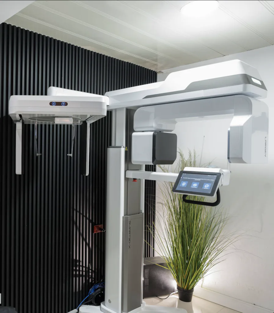 CBCT and panoramic dental imaging suite