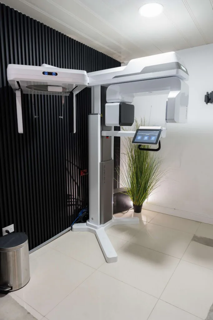 Escáner CBCT en la sala de imagenología